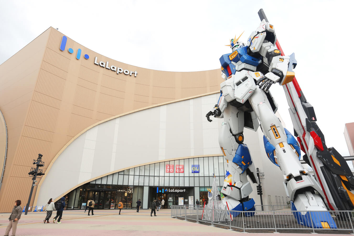 หุ่นยนต์กันดั้มยักษ์(Gundam Park Fukuoka)
