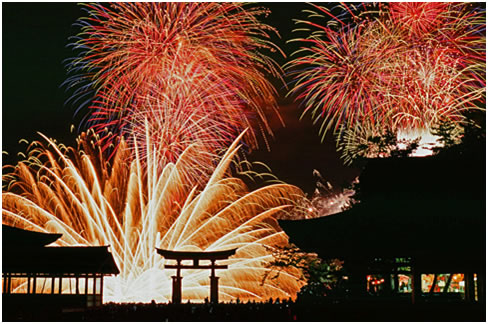 คู่มืองานแสดงดอกไม้ไฟทั่วประเทศญี่ปุ่น 2013