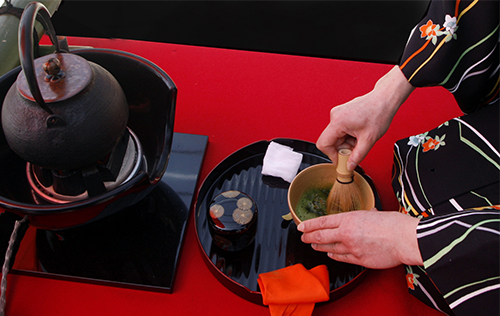 สัมผัสศิลปะและวัฒนธรรมด้วยพิธีชงชาแบบญี่ปุ่น