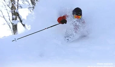 เล่นสกีและสโนว์บอร์ดที่ญี่ปุ่น